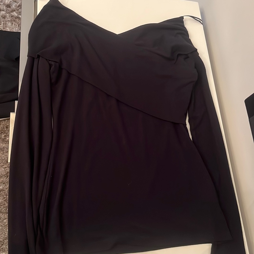Black theory off-the-shoulder long sleeve size small